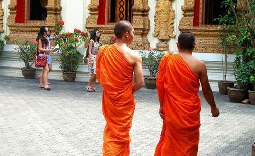 逛寺庙吃瓜女,吃瓜女生意外发现神秘传说