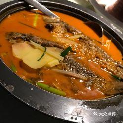 吃酸菜鱼可以吃瓜吗,夏日清爽美食搭配指南