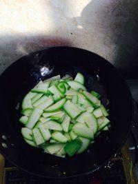 春天吃角瓜好吗,角瓜美食，健康美味两不误