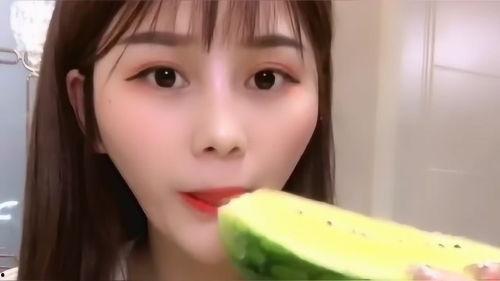 吃瓜姐姐和小孩