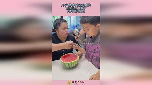 老妈吃瓜了,老妈的吃瓜日常，笑料百出！