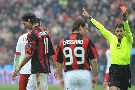 伊布吃瓜红牌,足球场上的“瓜田李下”