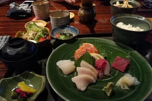 酒店吵架吃瓜,一场争吵背后的八卦揭秘