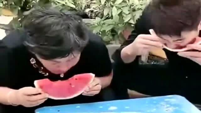 吃瓜的大娘,揭秘民间趣事与人间烟火  第2张