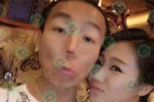 女朋友被抢瓜吃,女友被抢瓜，甜蜜瞬间变尴尬